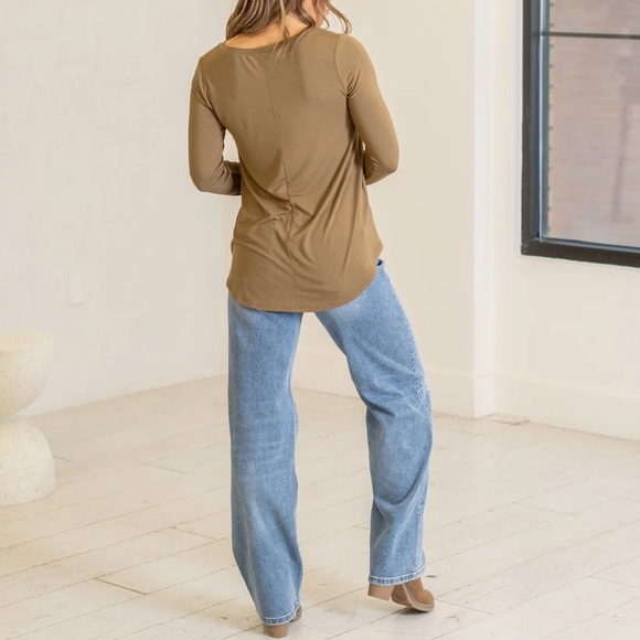 Zenana Long Sleeve V Neck Top with Leopard Pocket in Khaki - NIP - Picture 7 of 7